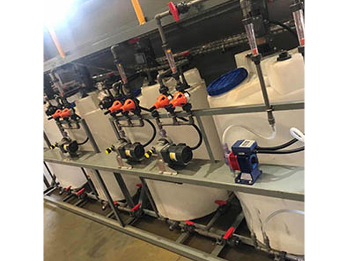 朗高 自动加酸加碱加药装置